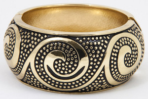 Dees Perfume and Cosmetics Pic 5 - Wave Fashion Bangle