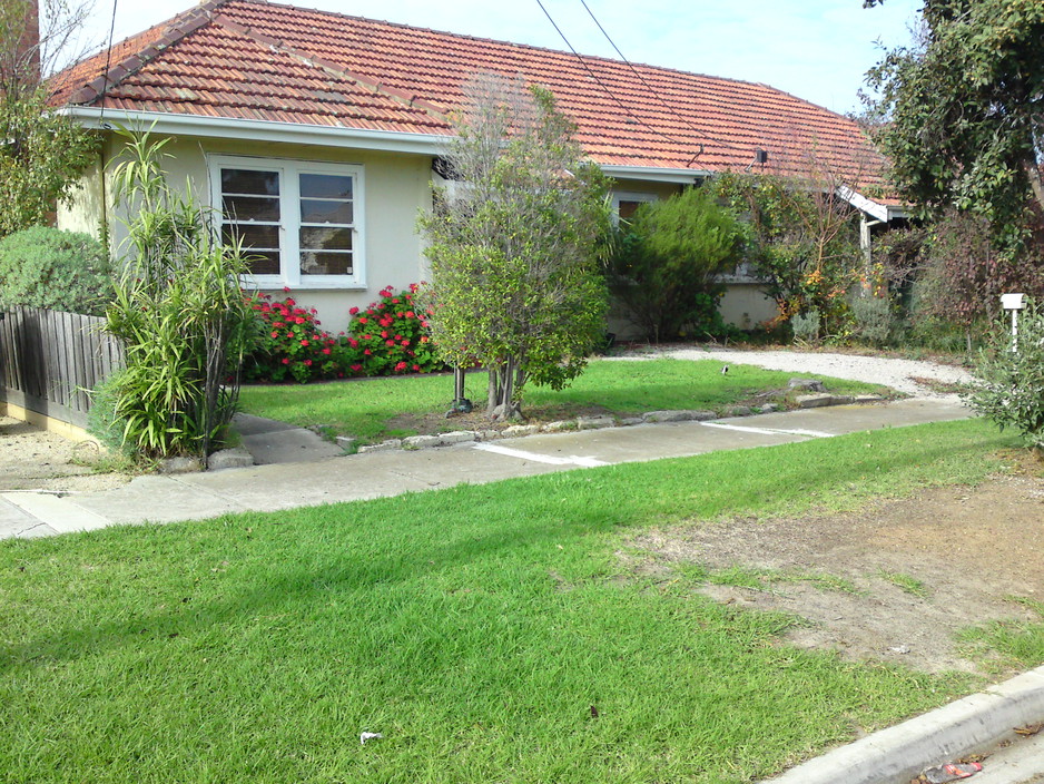 Shawkan Home & Property Maintenance Specialist Pic 1 - lawn mowinglawn mowers handmanproperty maintenance pakenham and surrounding suburbs VIC