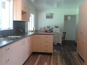 Armstrong Cabinets Australia Pty Ltd Pic 3 - timber grain melamine doors