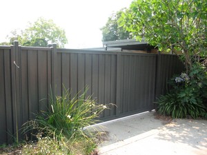 Platinum Fencing Solutions Pic 2 - Sliding Colorbond gate and fence