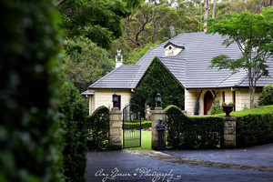 Evergreen Wedding Venue Pic 3 - Some of the lovely hedges statues around Evergreen Wedding Venue