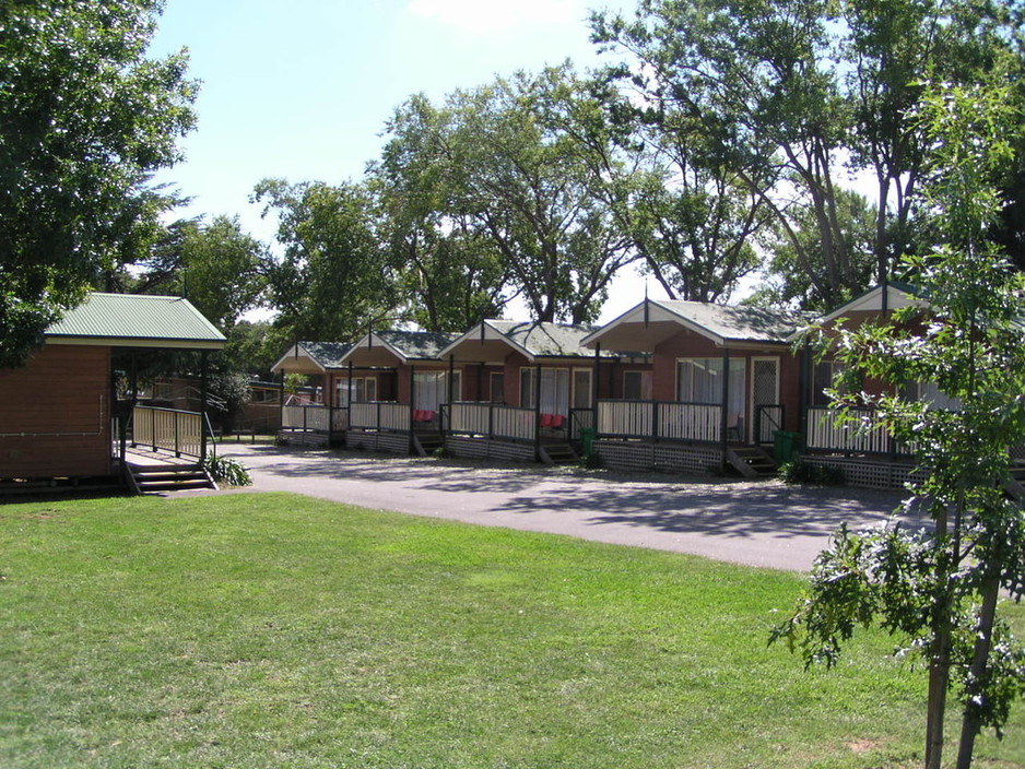 Canberra Carotel Motel Pic 1 - Villas with two bedrooms and fully selfcontained Ideal for groups