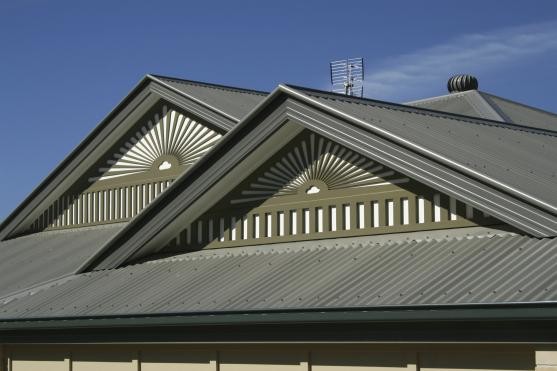 Metal Roof and Gutter Maintenance Pic 1