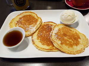 Cosmo Coffee Tuggerah Pic 3 - Yummy pancakes with maple syrup and ice cream