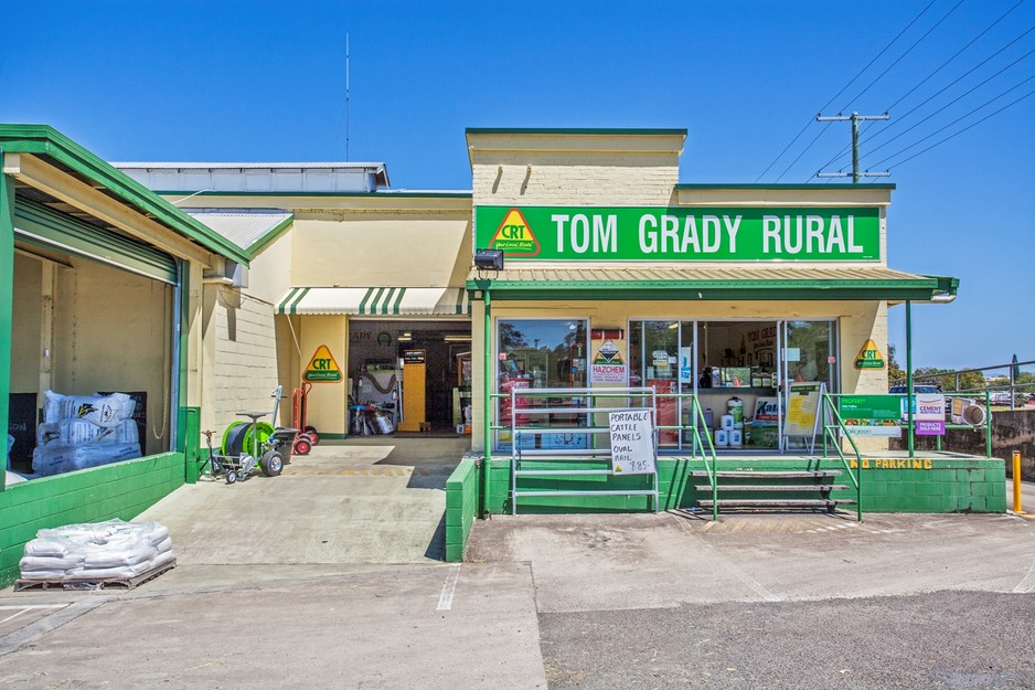 Tom Grady Rural Merchandise Pic 1