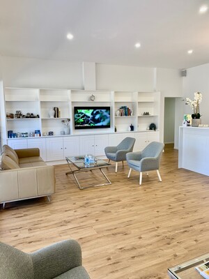 Sunny Coast Dental Pic 4 - Reception Area