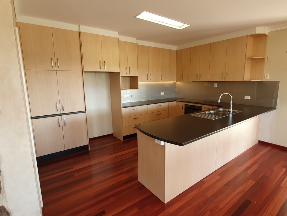 Woodworks Kitchen Furniture Design Pic 1