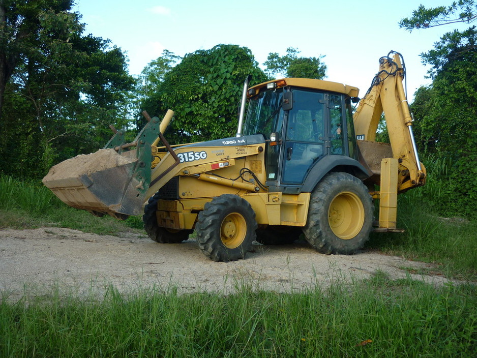 J K Earthmoving Pic 1 - 