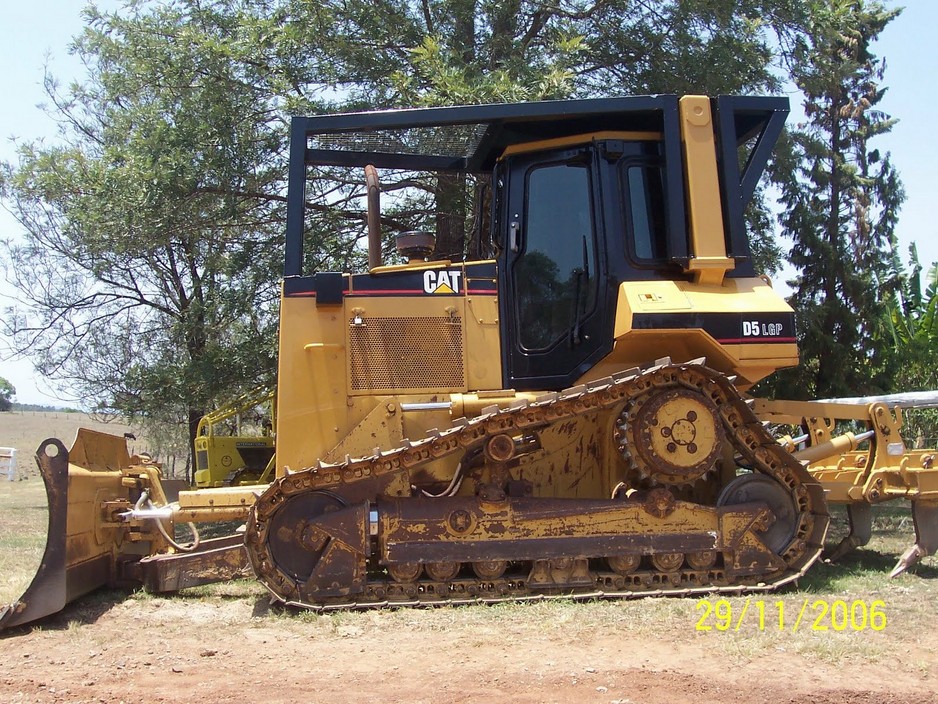 Blairs Dozer Hire Pic 1 - Blairs Dozer Hire Gympie QLD