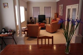 Annies @ Yarralumla Pic 1 - Living Room