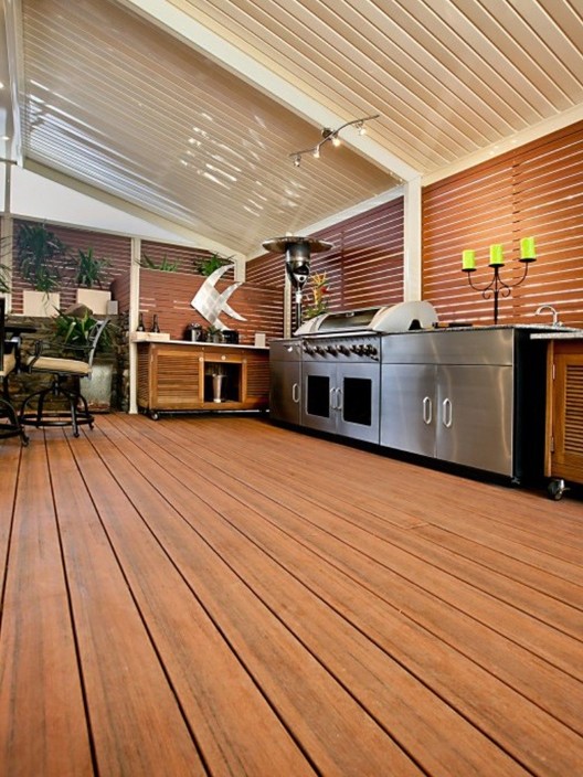 Ultimate Decking & Home Maintenance Pic 2