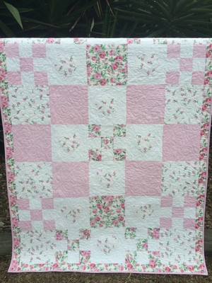 The Quilt Room Pic 2 - Allover Edge to Edge Pantograph Design