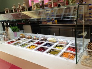 Praus Frozen Yogurt Cafe Pic 3