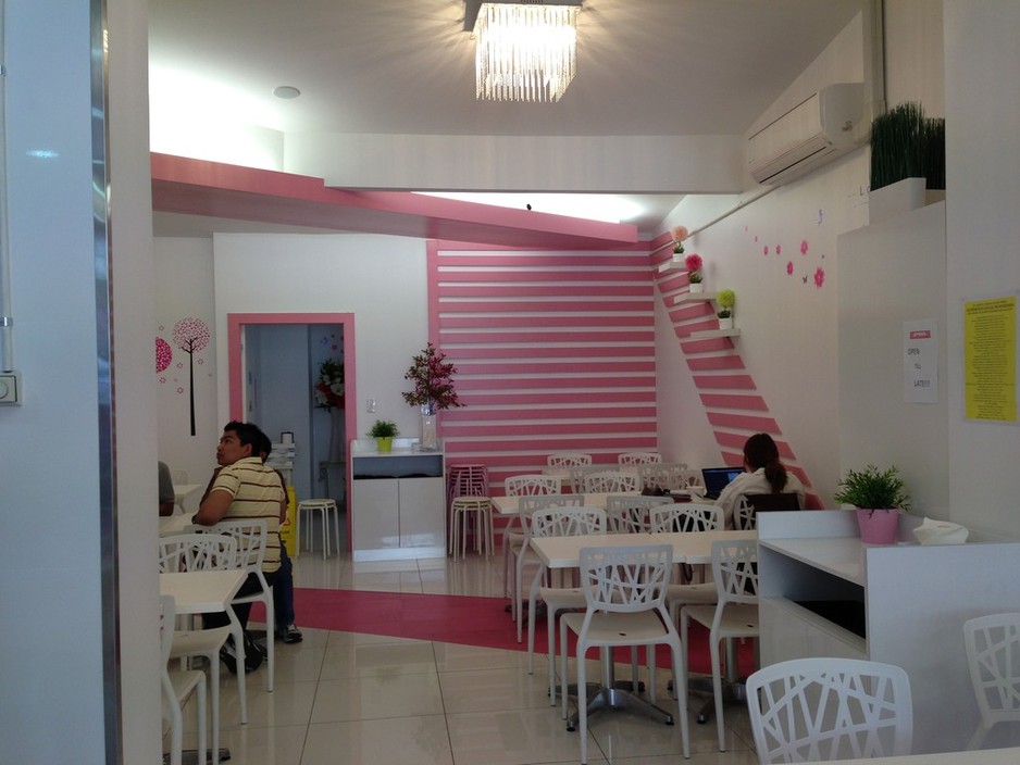 Praus Frozen Yogurt Cafe Pic 1