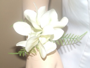 SILK SECRETS Bridal Flowers Pic 3