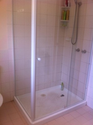 Instant Shower Screens Pic 4 - After looking a lot better now