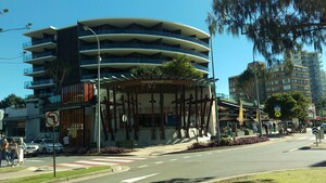 Burleigh Heads Hotel Pic 3 - Outside