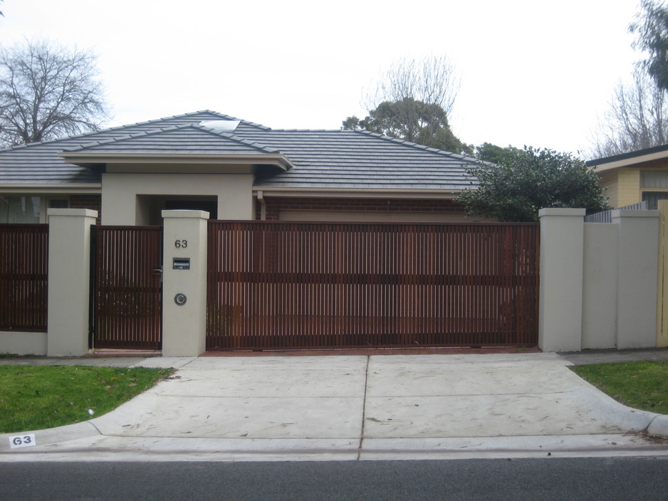 Exclusive Gates and Gardens Pic 1 - Automatic Sliding Gate