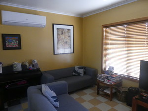 KI Dragonfly Guesthouse Pic 2 - Relax with a movie or play a tune on the piano