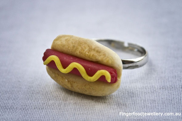 Fingerfood Jewellery Pic 1 - Miniature Hotdog Ring