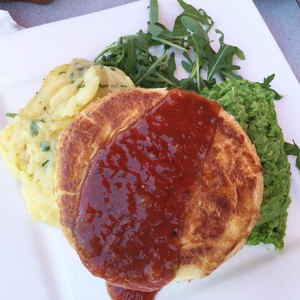 Esplanade Hotel Pic 5 - angus pie with mushy peas and garlic potato cafe area