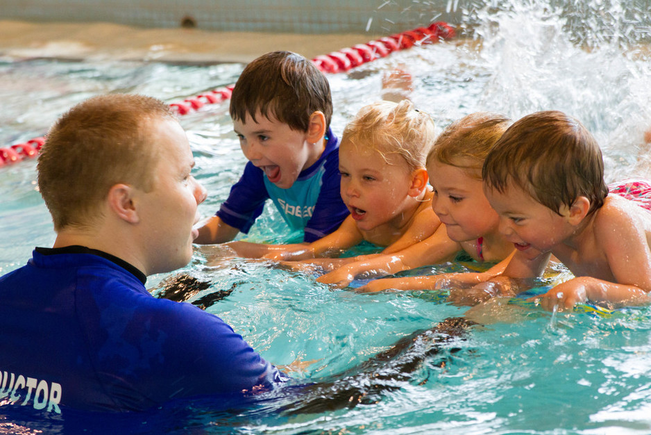 SwimRight Pic 1 - Experienced Qualified Instructors