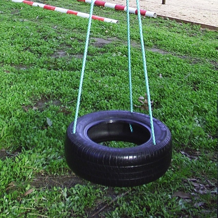 AUSSIE SWINGS Pic 1 - Horizontal 3 point swivel tyre swing