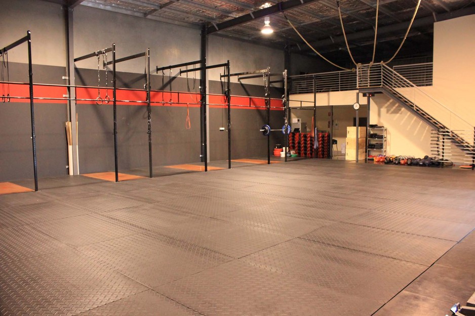 CrossFit Origin Pic 1 - Large and open workout area