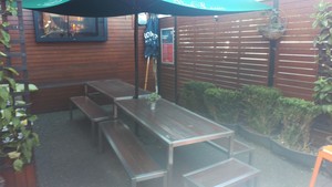 Beehive Hotel Pic 3 - Beer Garden