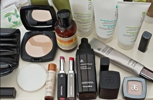 Beach Beauty Pic 5 - Light makeup with every facial using plant based skin treatments