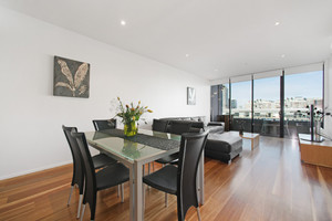 Docklands Private Collection Of Apartments Pic 4