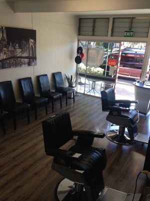 Robs Barber Shop Pic 5 - Inside waiting area