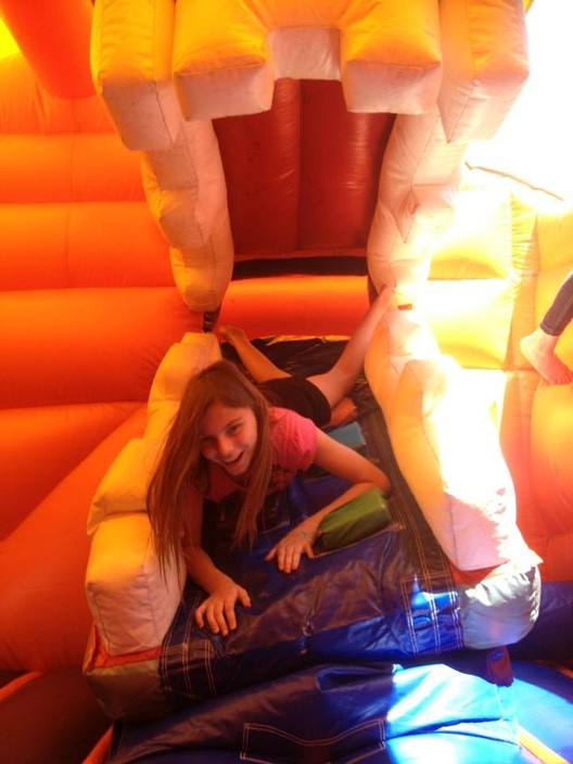 It's Party Time Jumping Castles Pic 1 - Add a caption