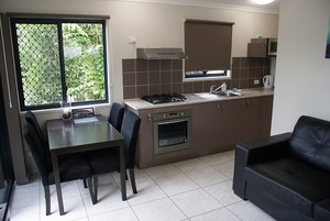 Kangaroo Country Caravan Park Pic 3 - 2 BEDROOM VILLA