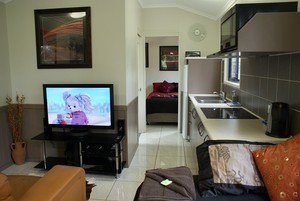 Kangaroo Country Caravan Park Pic 2 - SUPER DELUXE CABIN