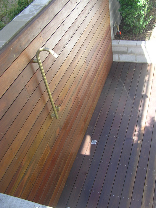 Bakker Built Pic 1 - Spotted Gum Clad Exterior Shower