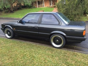 Advance Auto Stylin Pic 3 - Bmw E30 on G2 Mesh wheels