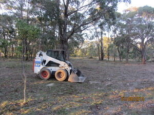 Don Barry's Bobcat Hire Pic 3