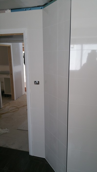 Mirror Finish Wall and Floor Tiling Pic 1