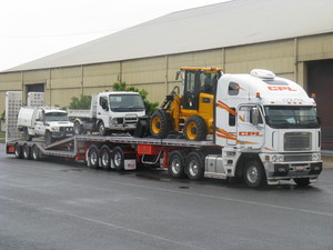 Colpak Logistics Pic 2 - heavy haulage to suit your needs