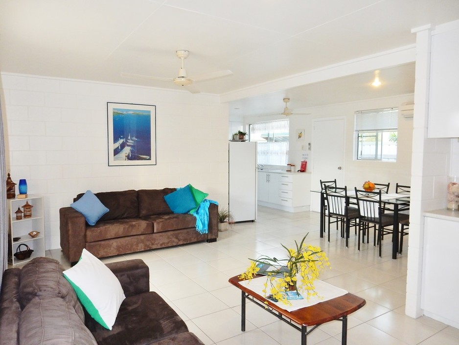 Lucinda Holiday Rentals Pic 1