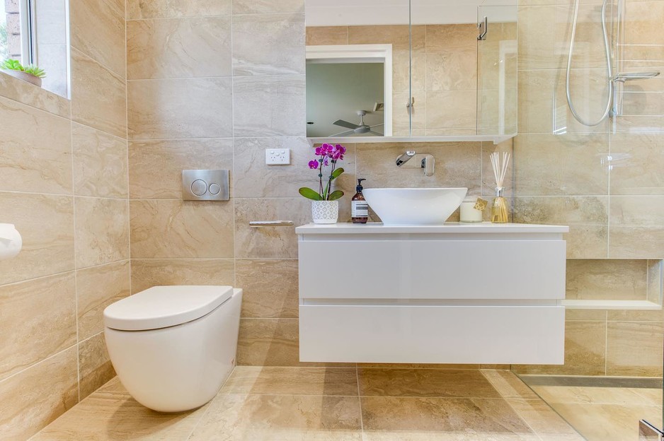 1578887385167_Davine-Bathrooms-Sydney-NSW-Beautiful-Warm-Bathroom-Space-938x704.jpg