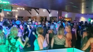 PRODISCOS Pic 2 - Full Dance Floor at Centennial Vineyards Alan LyleStirling as DJ and MC for this terrific wedding