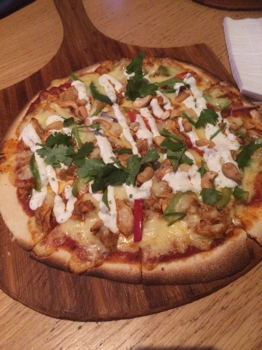 Ivanhoe Hotel Pic 1 - Tandoori Chicken Pizza