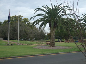 Bannockburn Lodge Pic 3 - Mothers Memorial directly across the road from the Lodge in beautiful Queens Park