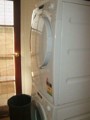 Bannockburn Lodge Pic 2 - Washing Machine and Dryer