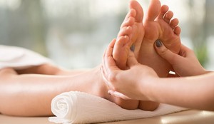 Dianne Bradey Pic 3 - reflexology