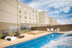 Bathurst Panorama Serviced Apartments Pic 3 - on site poolGym tennis court