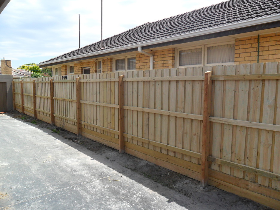 PRO BUILD FENCING Pic 1