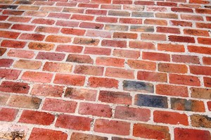 Clean-It Outdoor Solutions Pic 5 - Cleaned Brick Driveway